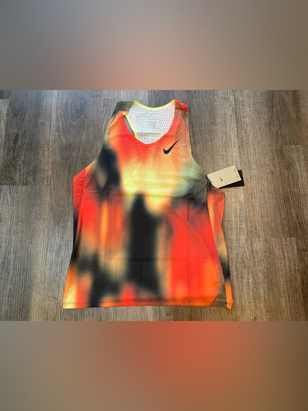 Nike AwroSwift Elite Entry Dri-FIT ADV Singlet.
- Size M Men.